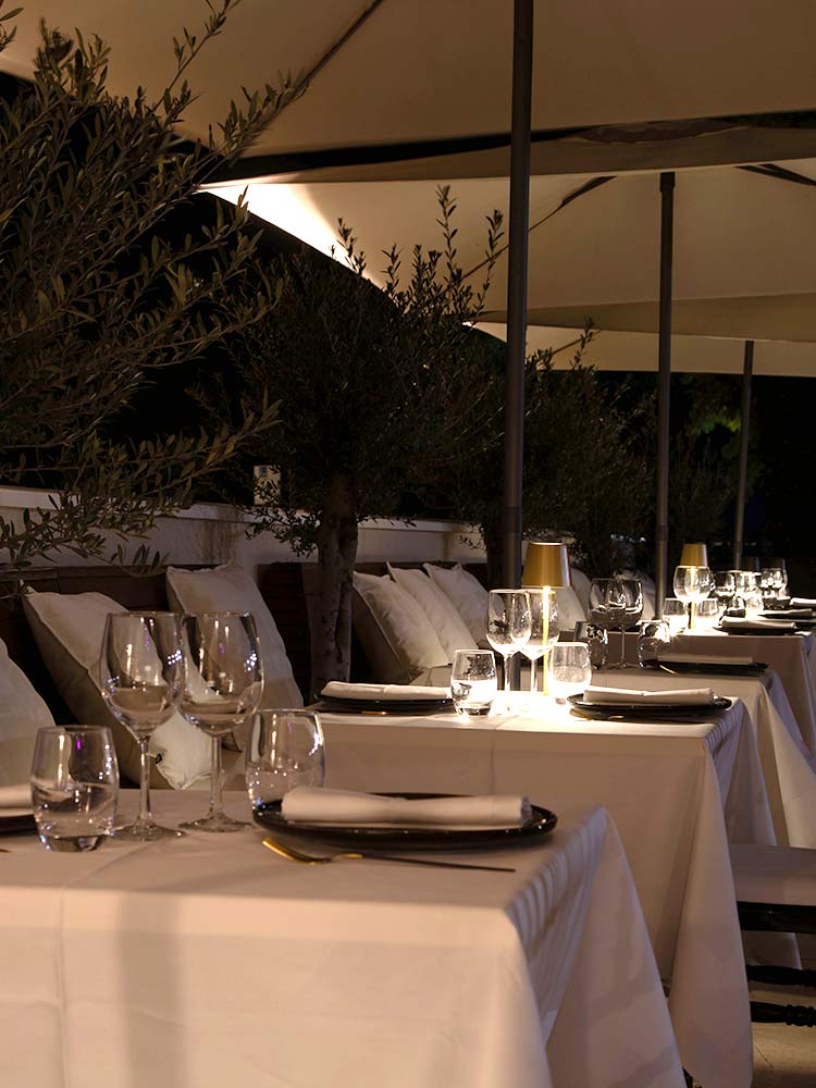 Moulin-du-Colombier-table-terrasse